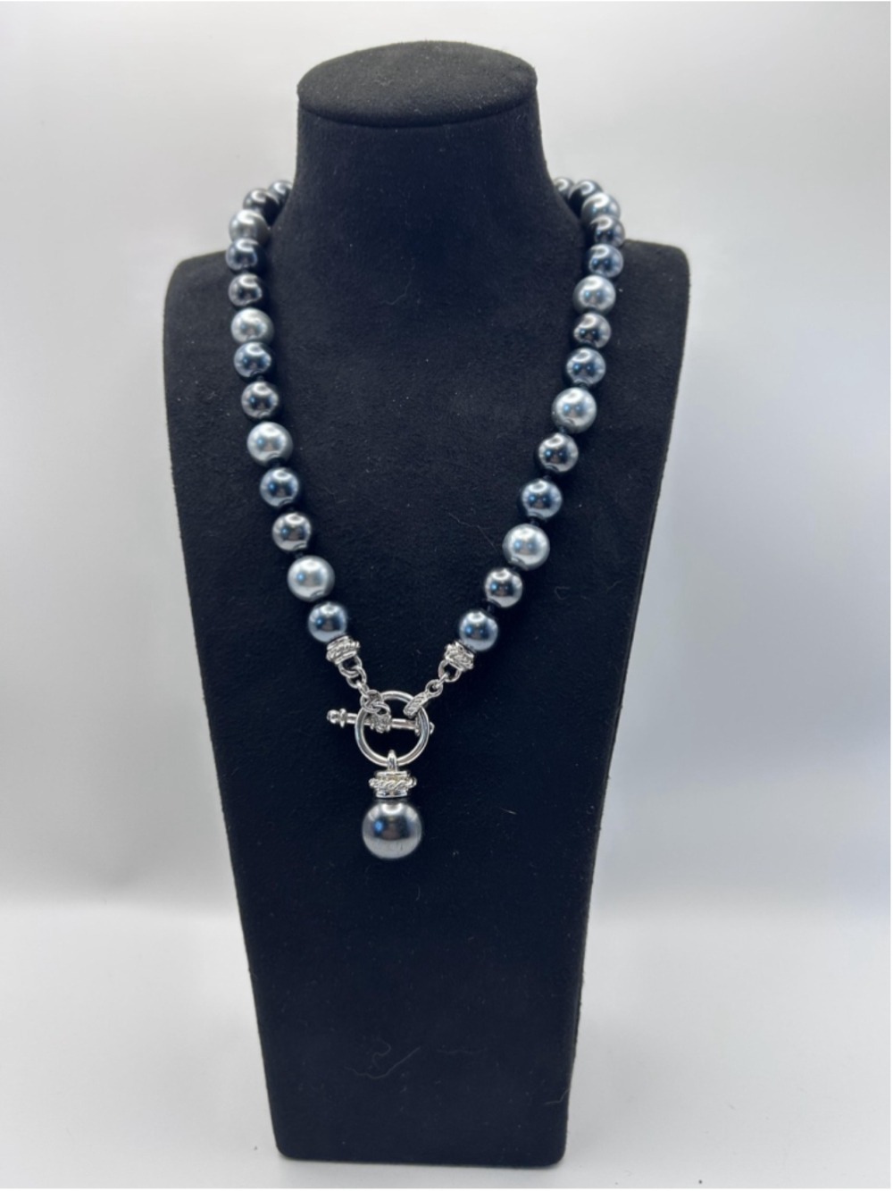 Necklace Gray Imitation Pearl Beaded Round Pendant Toggle Statement Fashion - Picture 3 of 5